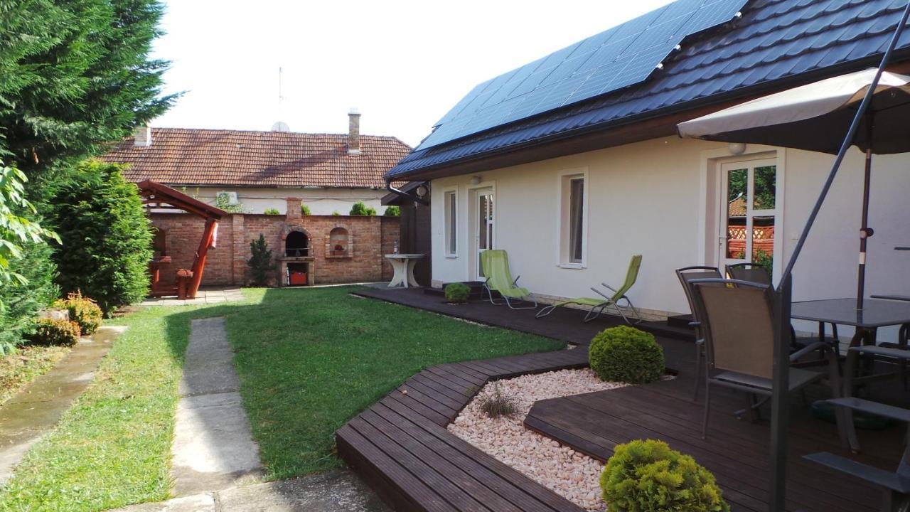 Rozalia Apartman Gyula Dış mekan fotoğraf